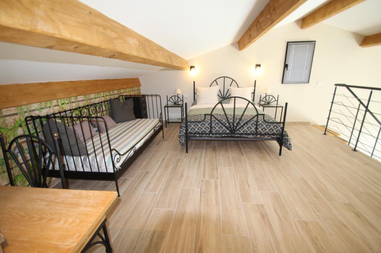 Вилла Loft Lou Pitchoun Сент-Этьен-дю-Грес Экстерьер фото